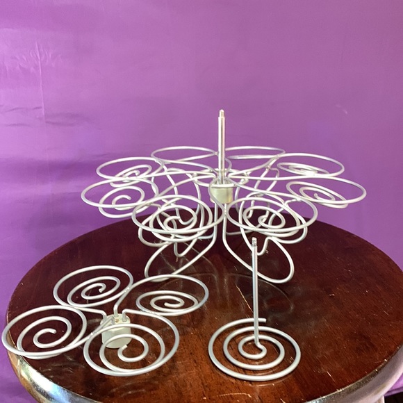 Three tiered cupcake stand - Picture 5 of 5